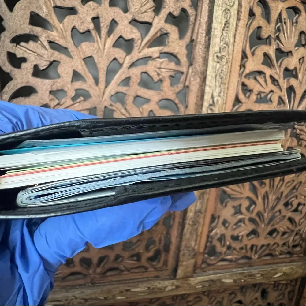 🔥 Authentic Louis Vuitton Black Epi PM Agenda Passport Holder - Picture 15 of 16